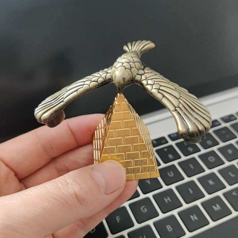 Metalen balansvogel met pirami - Office Technologies recensie en prijs